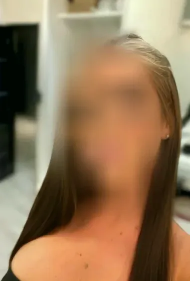 Camilla, 28