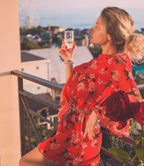Clara, 38