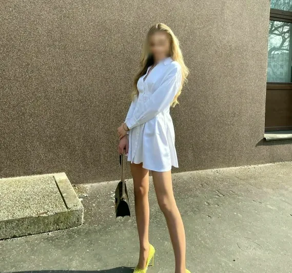 Selma, 28