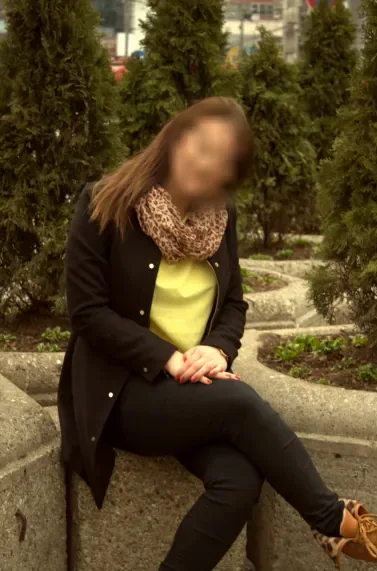 Zeynep, 27